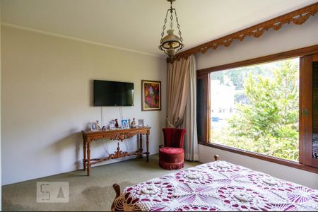 Casa à venda com 458m², 4 quartos e 8 vagasSuíte 2