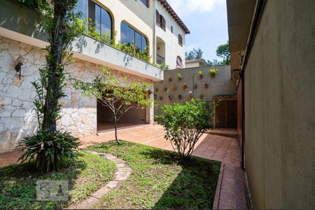 Casa à venda com 458m², 4 quartos e 8 vagasJardim 