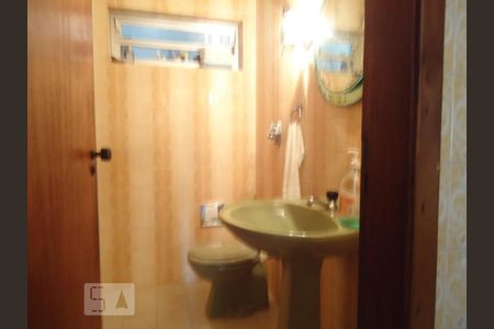 Casa à venda com 240m², 5 quartos e 6 vagasBanheiro