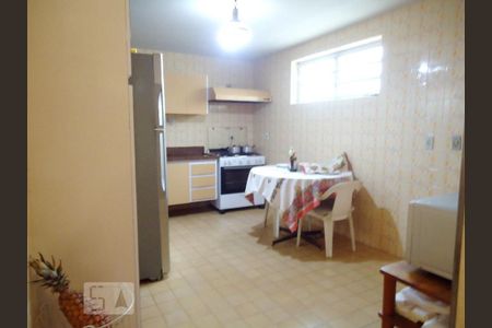 Casa à venda com 240m², 5 quartos e 6 vagasCozinha