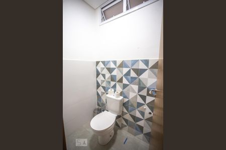 Casa à venda com 240m², 3 quartos e 4 vagasBanheiro de serviço