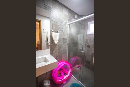 Casa à venda com 240m², 3 quartos e 4 vagasBanheiro suíte 3