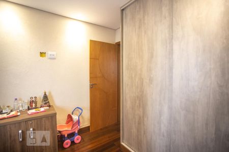 Casa à venda com 240m², 3 quartos e 4 vagasSuíte 3
