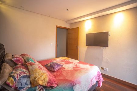 Casa à venda com 240m², 3 quartos e 4 vagasSuíte 1