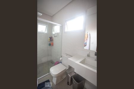 Casa à venda com 240m², 3 quartos e 4 vagasBanheiro suíte 1