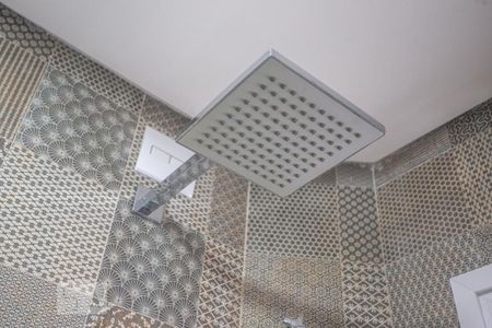 Casa à venda com 240m², 3 quartos e 4 vagasChuveiro