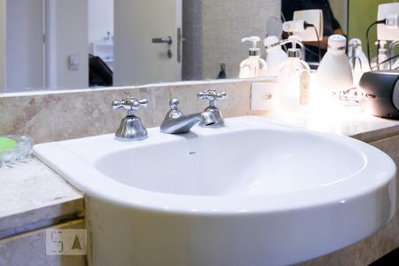 Studio à venda com 57m², 1 quarto e 1 vaga Studio à venda com 57m², 1 quarto e 1 vagaBanheiro Social