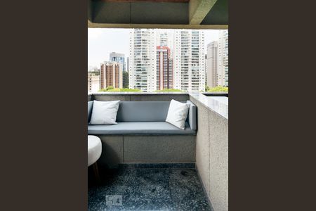 Varanda de kitnet/studio à venda com 1 quarto, 57m² em Cidade Monções, São Paulo