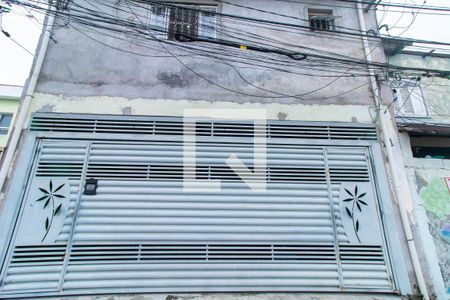 Casa para alugar com 100m², 3 quartos e 1 vaga Casa para alugar com 100m², 3 quartos e 1 vagaFachada
