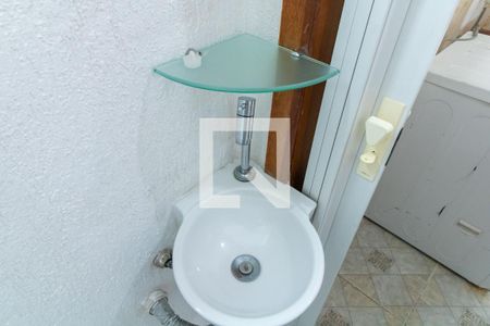 Casa para alugar com 100m², 3 quartos e 1 vaga Casa para alugar com 100m², 3 quartos e 1 vagaBanheiro de Serviço