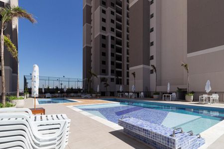 Apartamento à venda com 50m², 2 quartos e 1 vaga Apartamento à venda com 50m², 2 quartos e 1 vagaÁrea Comum - Piscina