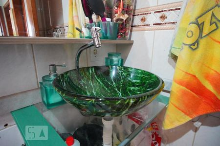 Casa de condomínio à venda com 159m², 3 quartos e 2 vagasBanheiro