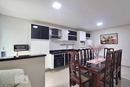 Apartamento para alugar com 68m², 2 quartos e 2 vagasCozinha