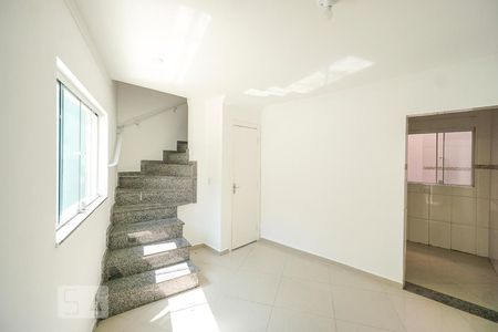 Sala de casa para alugar com 2 quartos, 105m² em Chácara Seis de Outubro, São Paulo