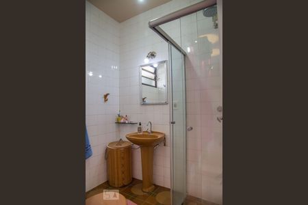 Banheiro social de apartamento para alugar com 1 quarto, 47m² em Centro, Ribeirão Preto