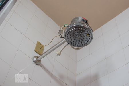 Banheiro social - chuveiro de apartamento para alugar com 1 quarto, 47m² em Centro, Ribeirão Preto