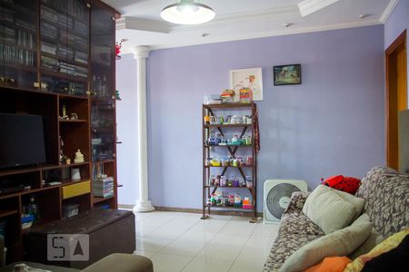 Casa à venda com 290m², 4 quartos e 6 vagasSala