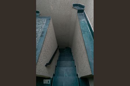 Casa à venda com 250m², 3 quartos e 4 vagas Casa à venda com 250m², 3 quartos e 4 vagasEscadas