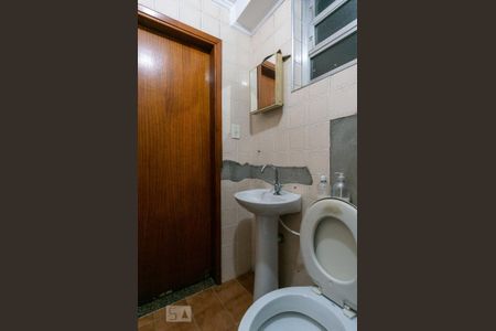 Casa à venda com 250m², 3 quartos e 4 vagas Casa à venda com 250m², 3 quartos e 4 vagasBanheiro