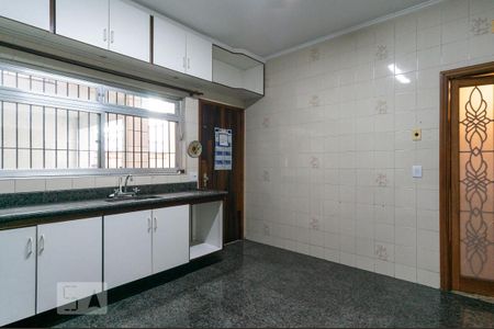 Casa à venda com 250m², 3 quartos e 4 vagas Casa à venda com 250m², 3 quartos e 4 vagasCozinha