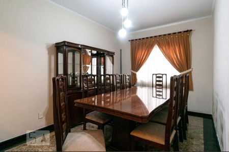 Casa à venda com 250m², 3 quartos e 4 vagas Casa à venda com 250m², 3 quartos e 4 vagasSala de Jantar