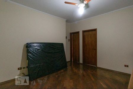 Casa à venda com 250m², 3 quartos e 4 vagas Casa à venda com 250m², 3 quartos e 4 vagasHall das Suítes