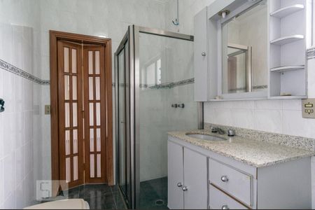 Casa à venda com 250m², 3 quartos e 4 vagas Casa à venda com 250m², 3 quartos e 4 vagasBanheiro da Suíte 1