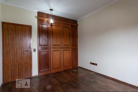 Casa à venda com 250m², 3 quartos e 4 vagas Casa à venda com 250m², 3 quartos e 4 vagasSuíte 1