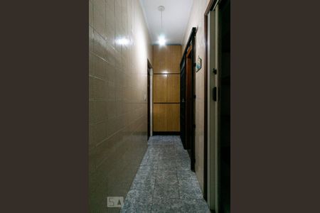 Casa à venda com 250m², 3 quartos e 4 vagas Casa à venda com 250m², 3 quartos e 4 vagasCorredor