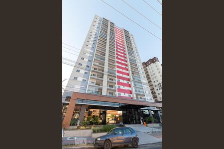 Apartamento à venda com 66m², 2 quartos e 1 vagaEntrada do condomínio