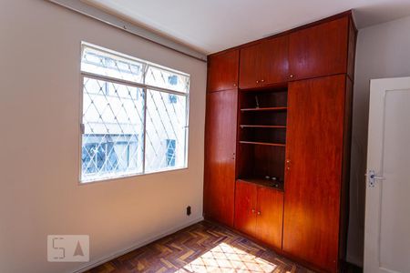 Quarto 1 de apartamento para alugar com 2 quartos, 50m² em São Lucas, Belo Horizonte