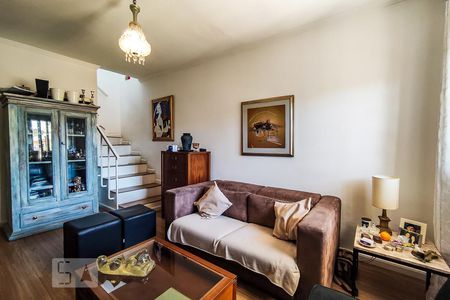 Sala de casa à venda com 4 quartos, 206m² em Jardim Monte Kemel, São Paulo