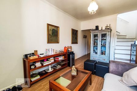 Sala de casa à venda com 4 quartos, 206m² em Jardim Monte Kemel, São Paulo