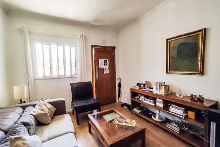 Sala de casa à venda com 4 quartos, 206m² em Jardim Monte Kemel, São Paulo