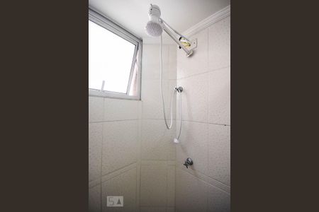 Apartamento para alugar com 50m², 2 quartos e 1 vaga Apartamento para alugar com 50m², 2 quartos e 1 vagaChuveiro do banheiro