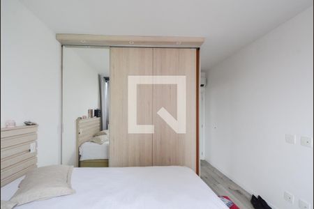 Apartamento à venda com 119m², 2 quartos e 2 vagasSuíte 2 - armários