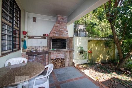 Casa à venda com 380m², 3 quartos e 2 vagas Casa à venda com 380m², 3 quartos e 2 vagasVaranda - Churrasqueira