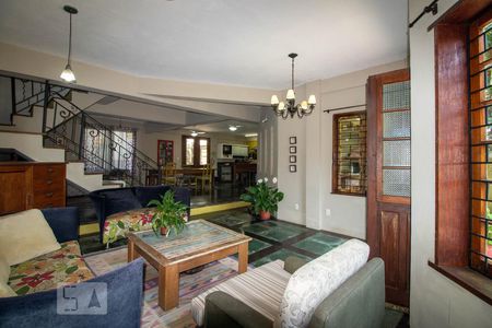 Sala de Estar de casa à venda com 3 quartos, 380m² em Vila Jardim, Porto Alegre