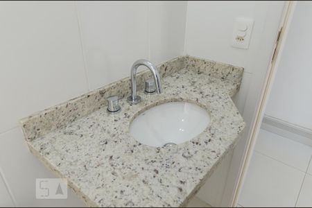 Apartamento para alugar com 80m², 3 quartos e 2 vagas Apartamento para alugar com 80m², 3 quartos e 2 vagasBanheiro