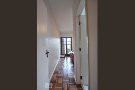 Casa à venda com 120m², 2 quartos e 2 vagasCorredor