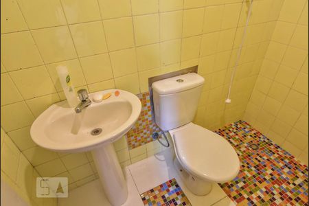 Casa à venda com 120m², 2 quartos e 2 vagasBanheiro de Serviço