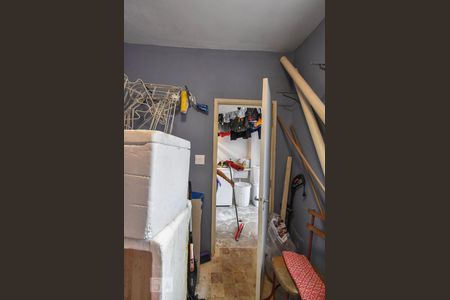 Casa à venda com 120m², 2 quartos e 2 vagasQuarto de Serviços