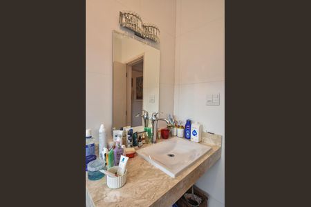 Casa à venda com 120m², 2 quartos e 2 vagasBanheiro Suíte 03