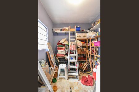 Casa à venda com 120m², 2 quartos e 2 vagasQuarto de Serviços