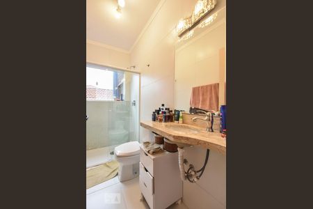 Casa à venda com 120m², 2 quartos e 2 vagasBanheiro Suíte 01