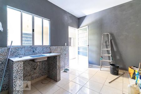 Cozinha de casa para alugar com 1 quarto, 45m² em Jardim Miriam, São Paulo