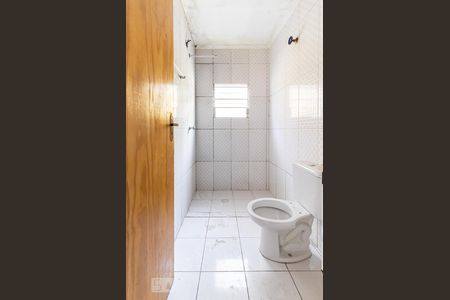 Banheiro de casa para alugar com 1 quarto, 45m² em Jardim Miriam, São Paulo