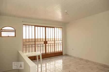 Sala/Cozinha de Casa com 2 quartos, 80m² Cajuru
