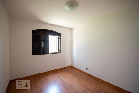 Apartamento à venda com 250m², 4 quartos e 3 vagasQuarto 2