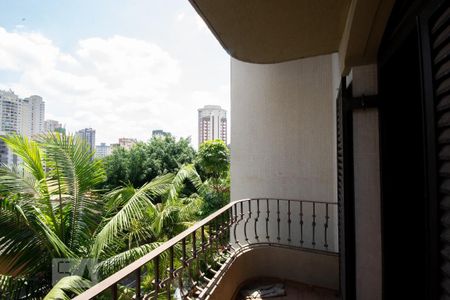 Apartamento à venda com 250m², 4 quartos e 3 vagasVaranda Quarto 4